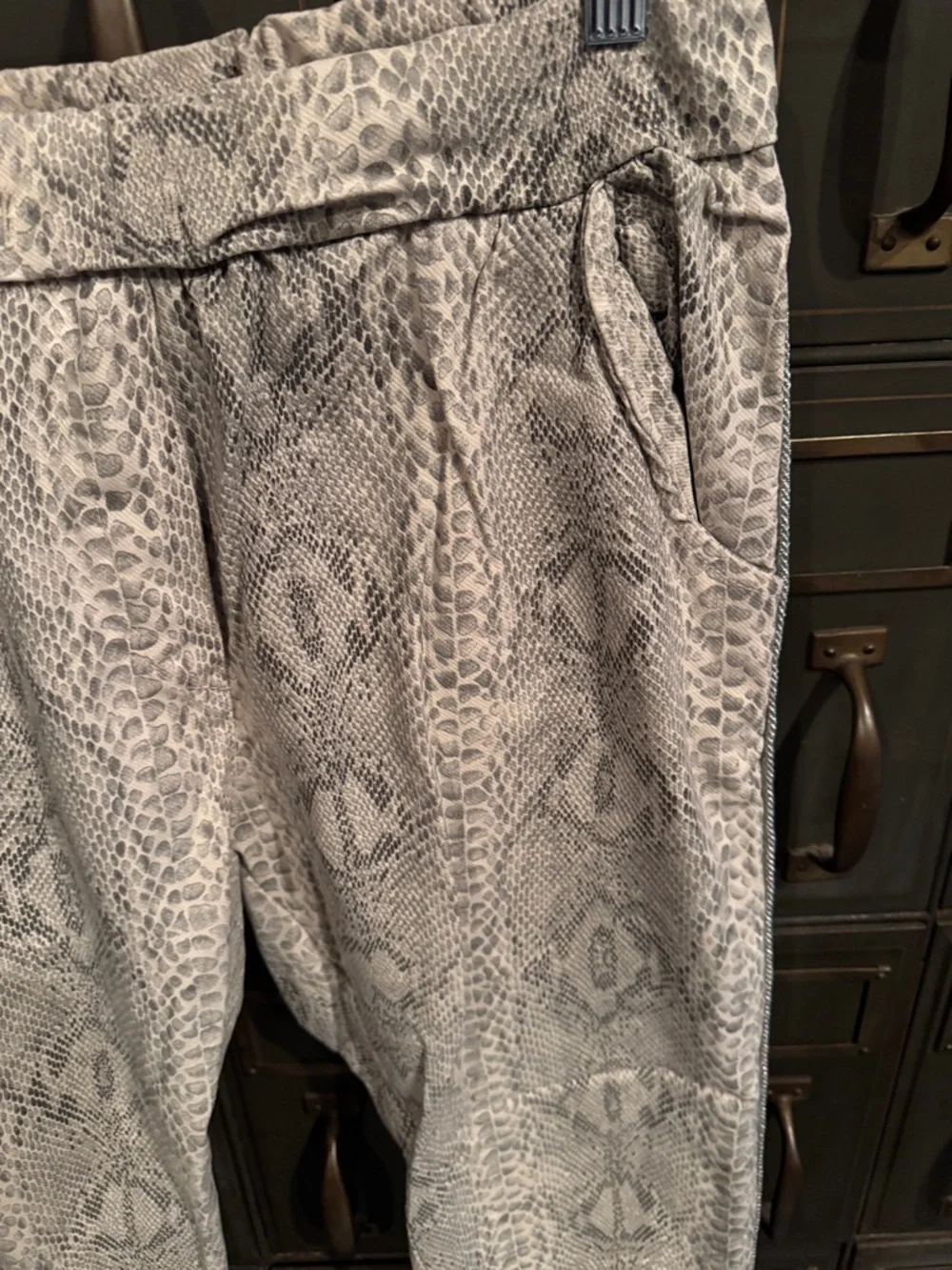 Brand Bazar pant - Picture 2 of 5